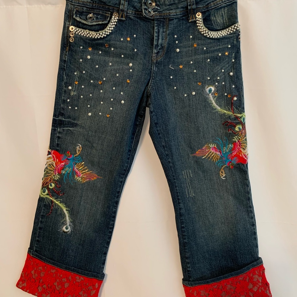 Cache Beaded Embroidered Bird Red Lace Capri 14